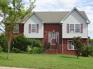 3313 Martins Woods Ln, La Vergne, TN 37086