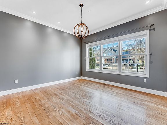 4th image of 1051 Autumn Ave