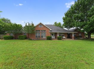 302 Thorntree Dr, Ovilla, TX 75154