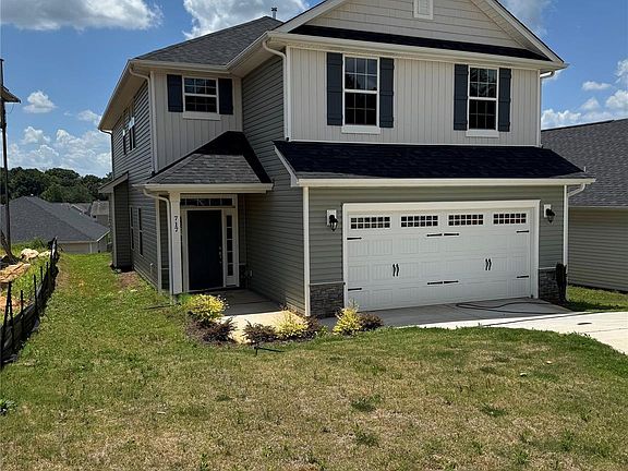 2nd image of 717 Inwood Hill Dr #95