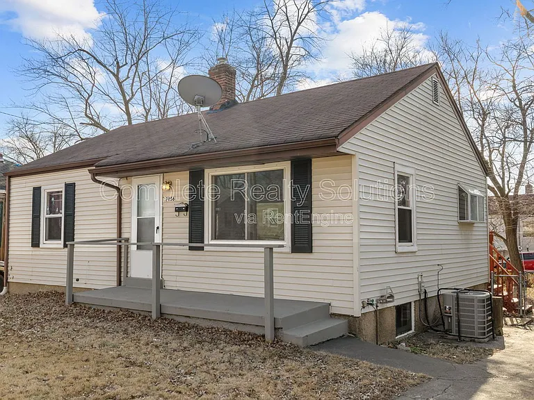 2056 Coleridge Dr — Photo 28