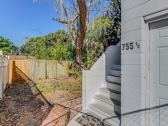 2nd image of 755 1/2 Alamanda Way S