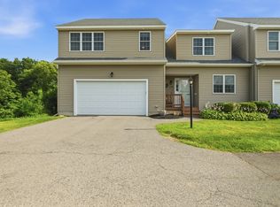 129 Ariel Cir #129, Sutton, MA 01590
