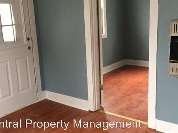 3rd image of 1104 Lewis Ave