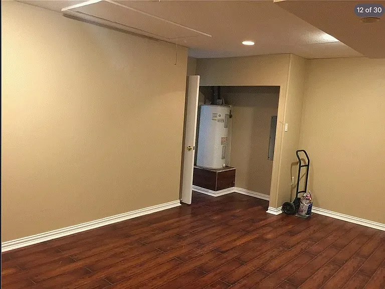 2202 Brookview Dr — Photo 30