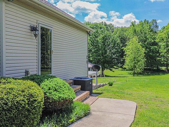 3rd image of 352 Haley Ln