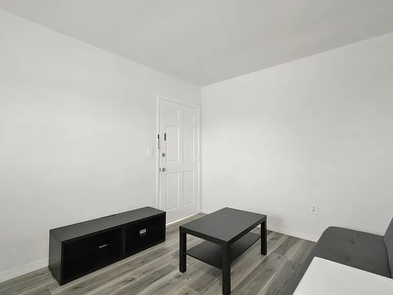 7 Salamanca Ave #4 — Photo 2