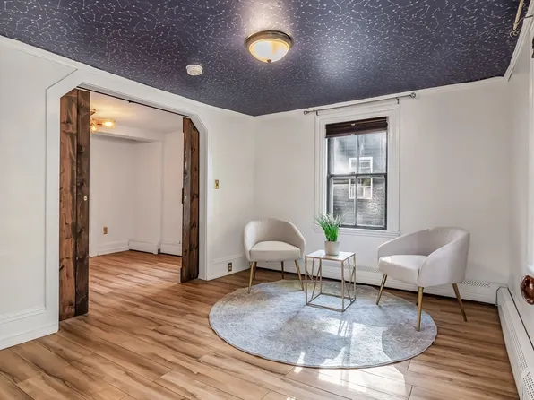 25 Daniels St #2, Salem, MA 01970