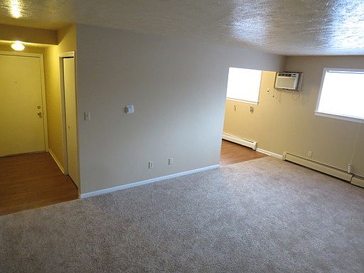 3rd image of 533 W 20th St APT 8
