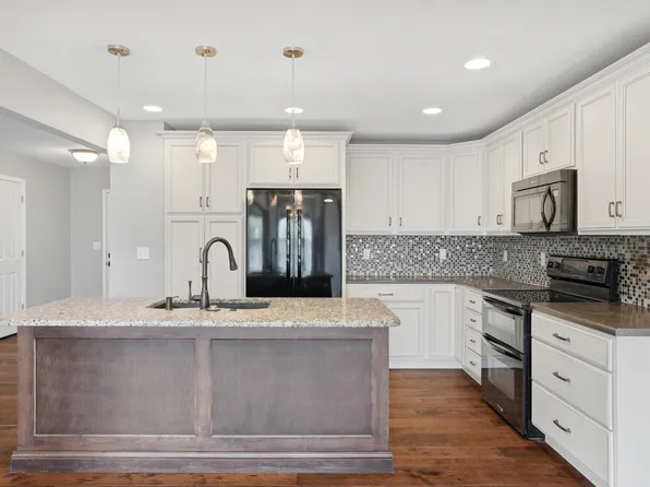3806 Grant Ln, Columbia, MO 65203