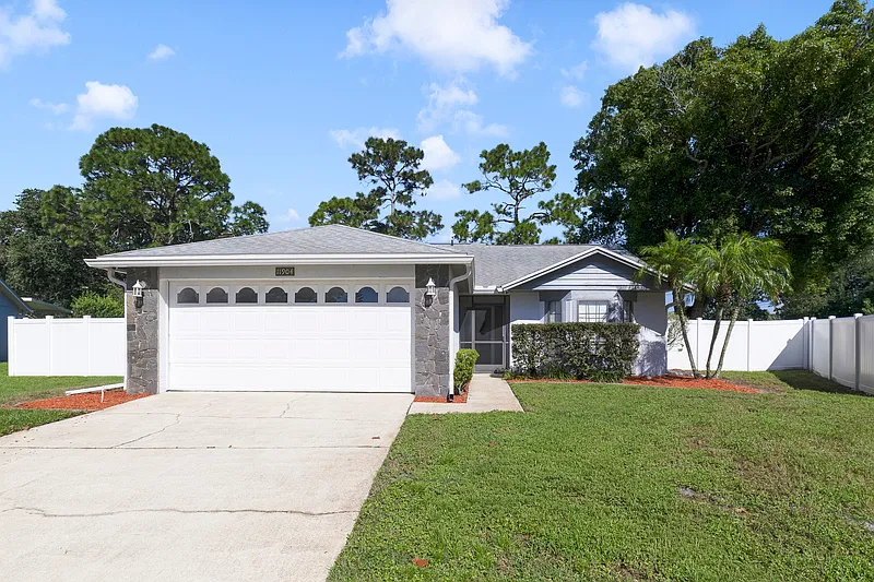 3 bed, 2.0 bath, 1240 sqft, $2,695 — Photo 1