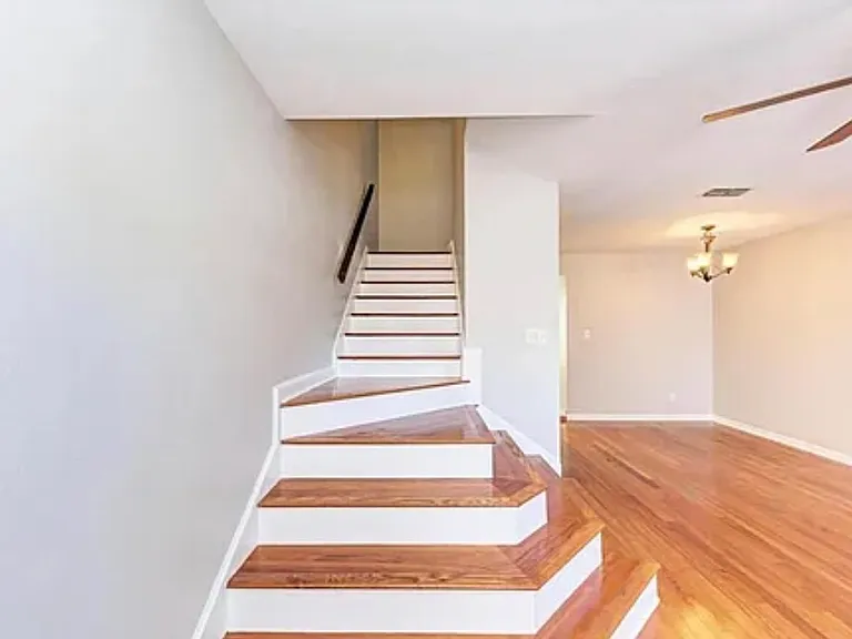 502 S Willow Ave #6 — Photo 7