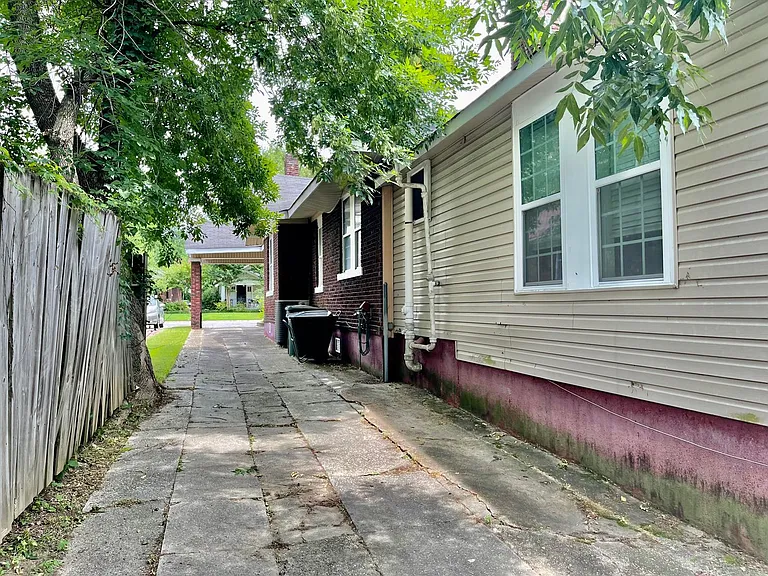 443 N Avalon St — Photo 19