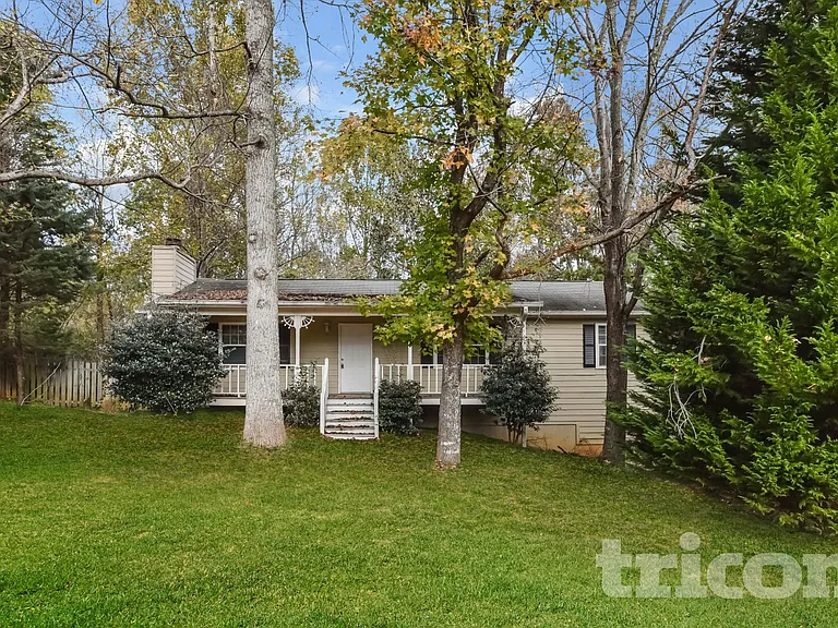 230 Parkway Ct — Photo 1