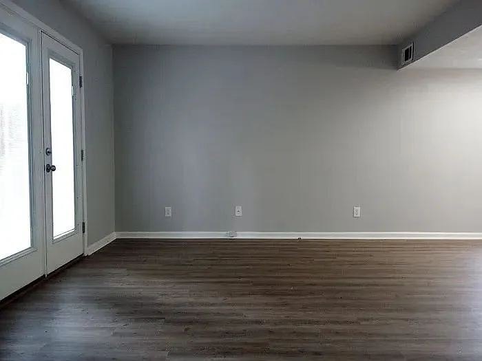 2 Summercreek Dr — Photo 3