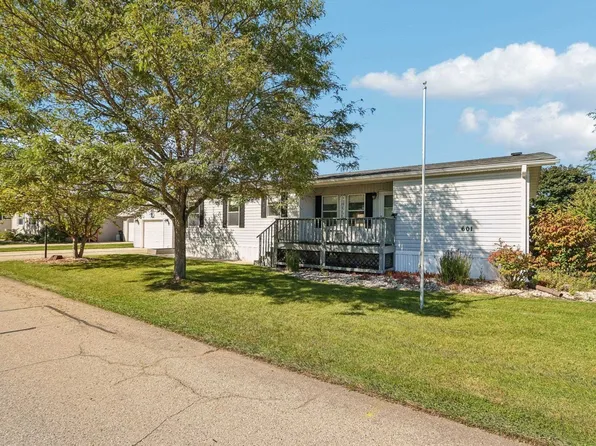 601 Park Dr, Waterford, WI 53185