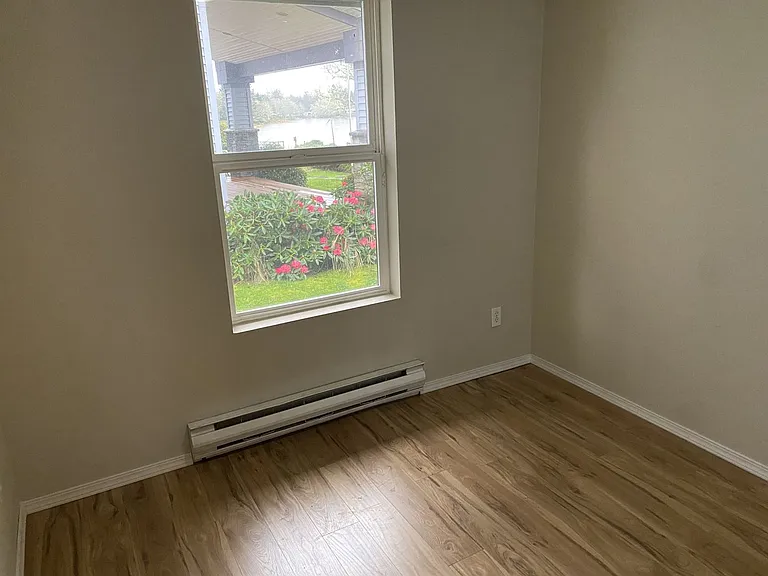 677 Lake Island Ave SE — Photo 18