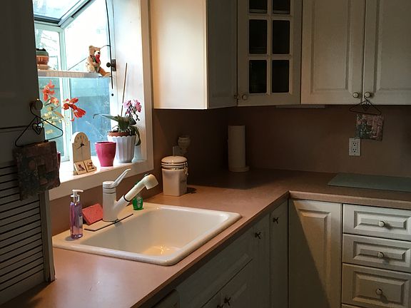 4th image of 71 Clearmeadow Dr