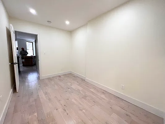 Rented by Smooth Realty LLC | media 4