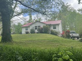 8310 Burchfield Dr, Oak Ridge, TN 37830