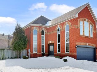 3898 Parkgate Dr, Mississauga, ON L5N 7B4