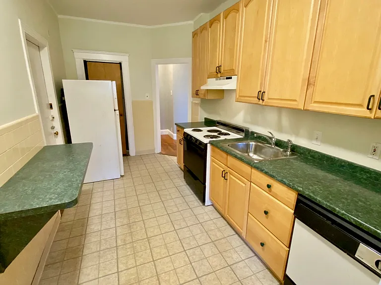 17 Warwick Rd #5 — Photo 9