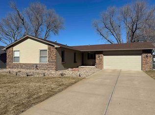 920 Glenwood Ave, Hastings, NE 68901