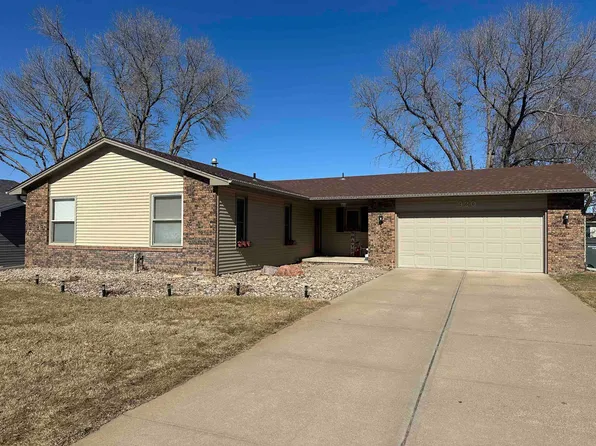 920 Glenwood Ave, Hastings, NE 68901
