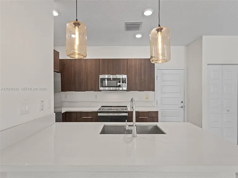 8382 NW 51st Ter #8382 — Photo 38