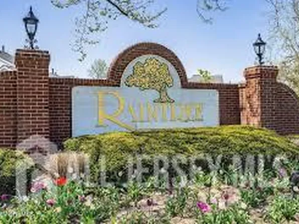 180 Tulip Ln, Freehold, NJ 07728