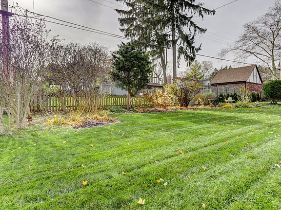 2nd image of 320 Harman Blvd
