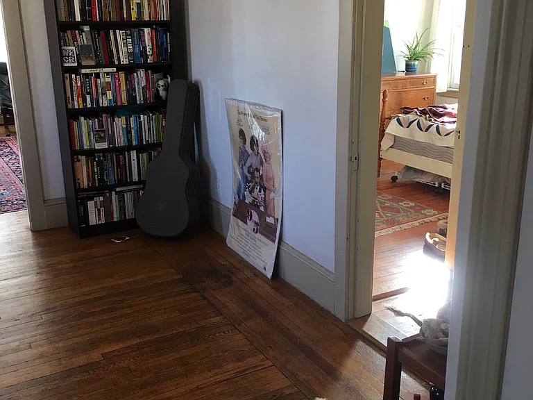 122 E Manning St — Photo 3
