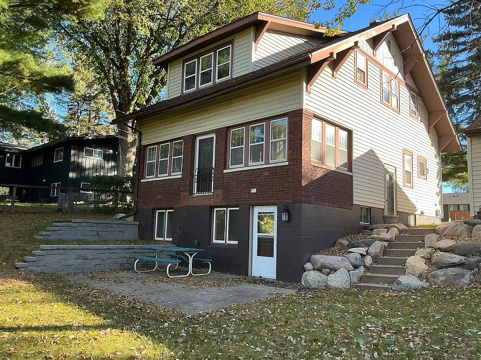 425 McKnight Rd S