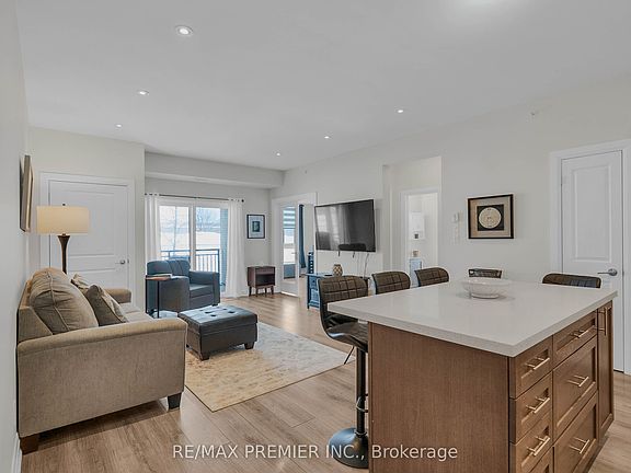 4th image of 299 Cundles Rd E #110