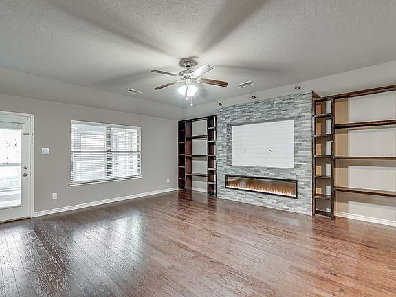 4th image of 8039 Vista Hill Ln