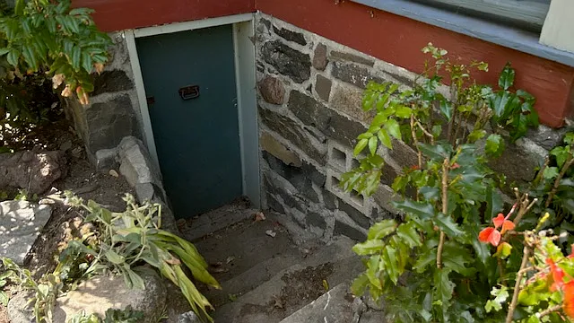 372 Iowa St — Photo 2