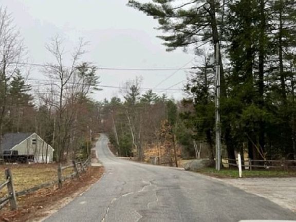 Exterior Neighborhood (street photo)