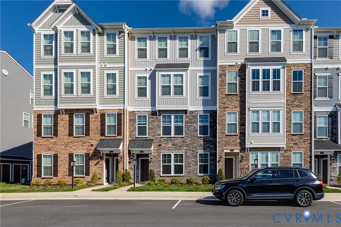 3 bed, 2.5 bath, 1573 sqft, $2,375 — Photo 1