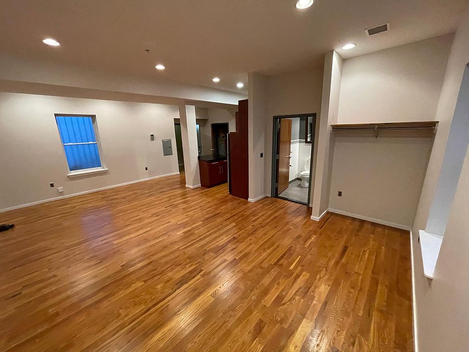 191 Market Street Apt 203 - 650 sq ft - $1,425 per month! Studio - 1 Bath