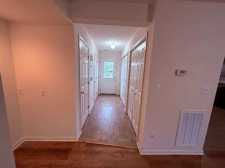 10 Station Ln NE — Photo 7