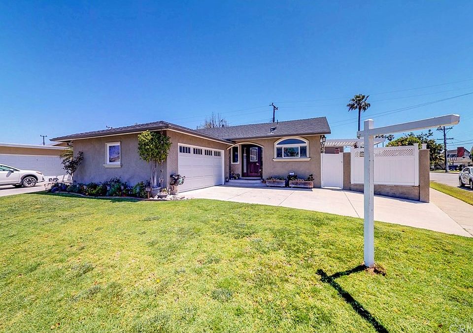 1st image of 700 Catalina Ave