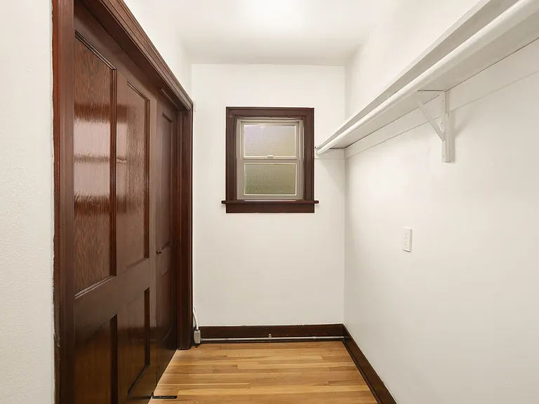 6522 Phinney Ave N #302 — Photo 7