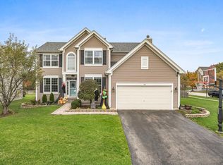 14 E Ellington Ct, South Elgin, IL 60177