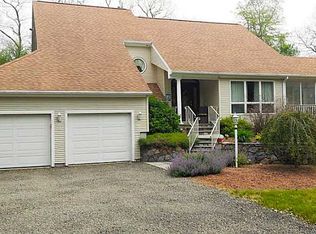 10 Tray Hollow Rd, Foster, RI 02825