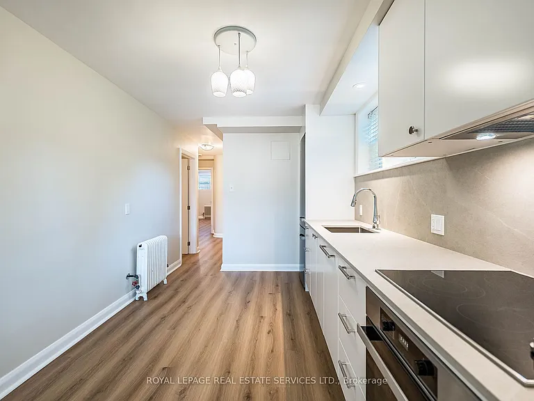 40 Emerald Cres #1 — Photo 11