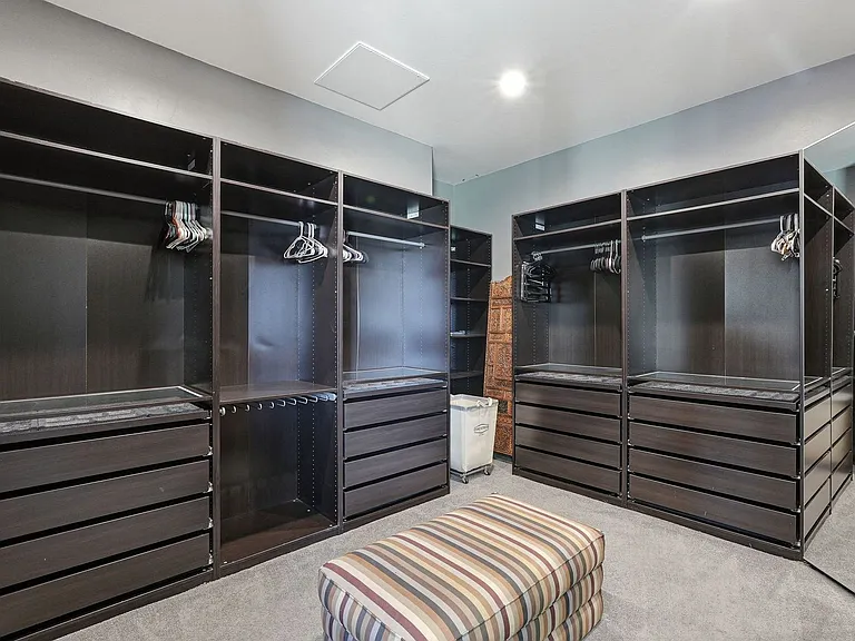 5405 N Houghton Rd — Photo 32