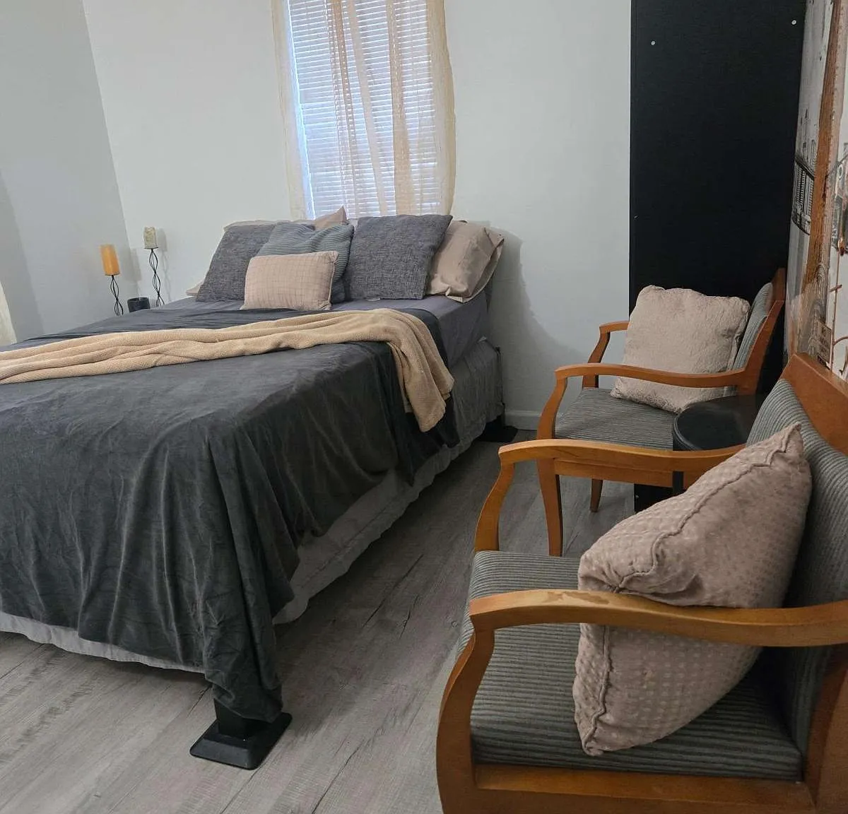 1 bed, 1.0 bath, 1760 sqft, $1,000 — Photo 2