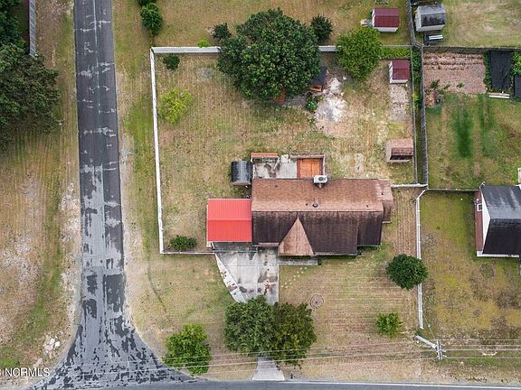5th image of 262 Barefoot Rd
