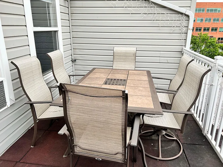 1607 E Fairmount Ave — Photo 28