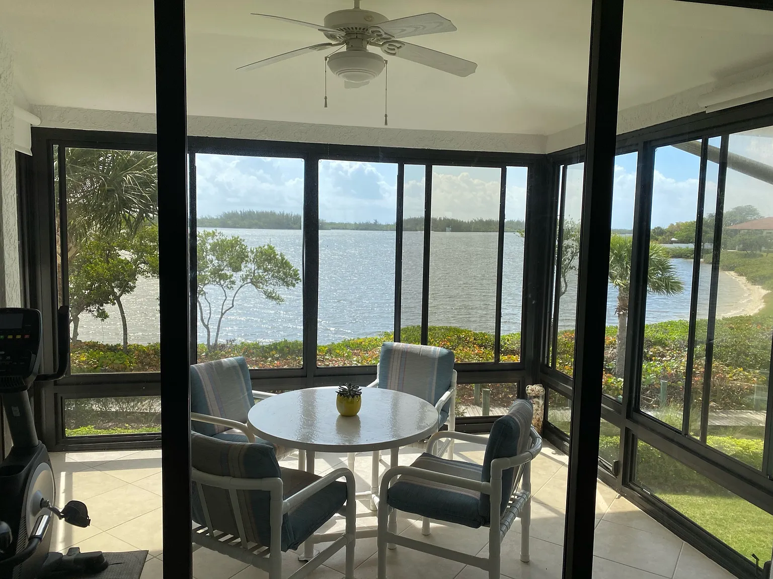2 bed, 1135 sqft, $2,600 — Photo 3